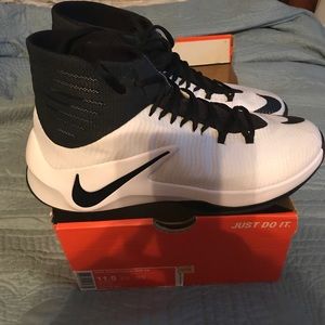 Nike Zoom Clear Out TB Men’s size 11.5
