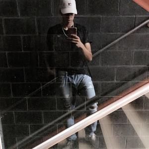 Meet your Posher, Adam