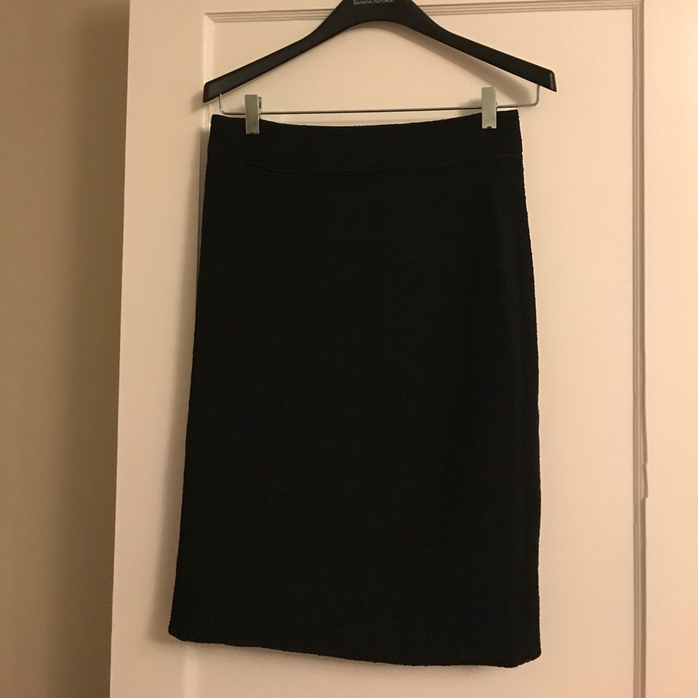 Anne Taylor size 8 black pencil skirt