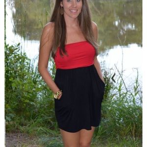 NWT red and black strapless with pockets!