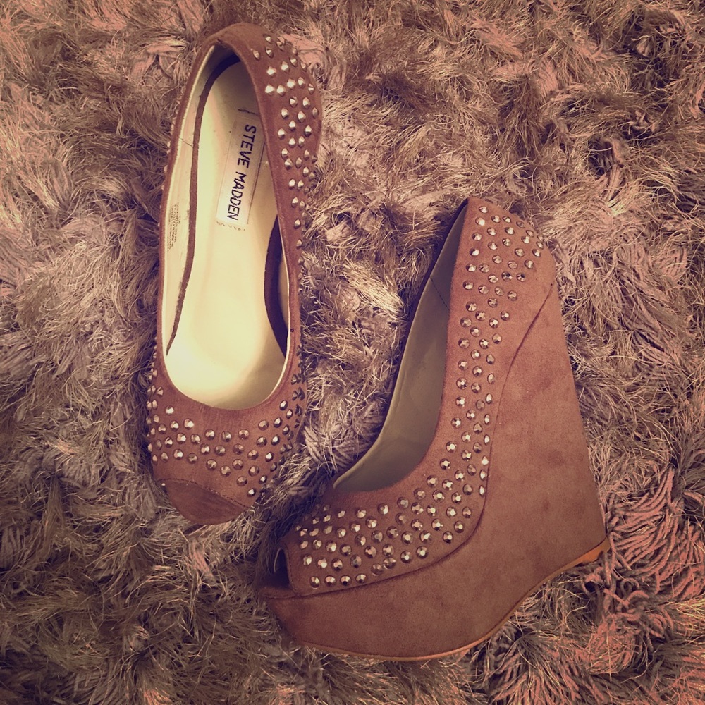 Steve Madden 7.5 Brown Rhinestone Wedges