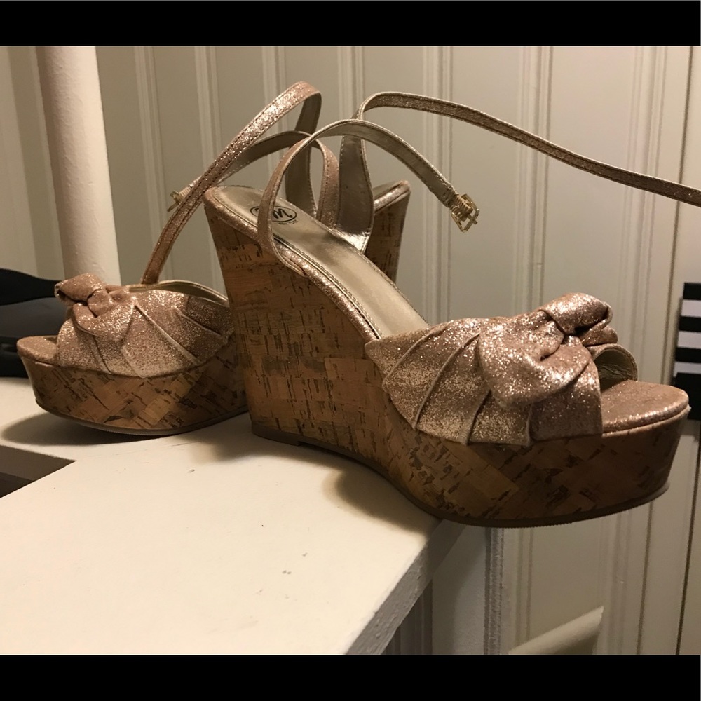 Gold wedges size 9.5