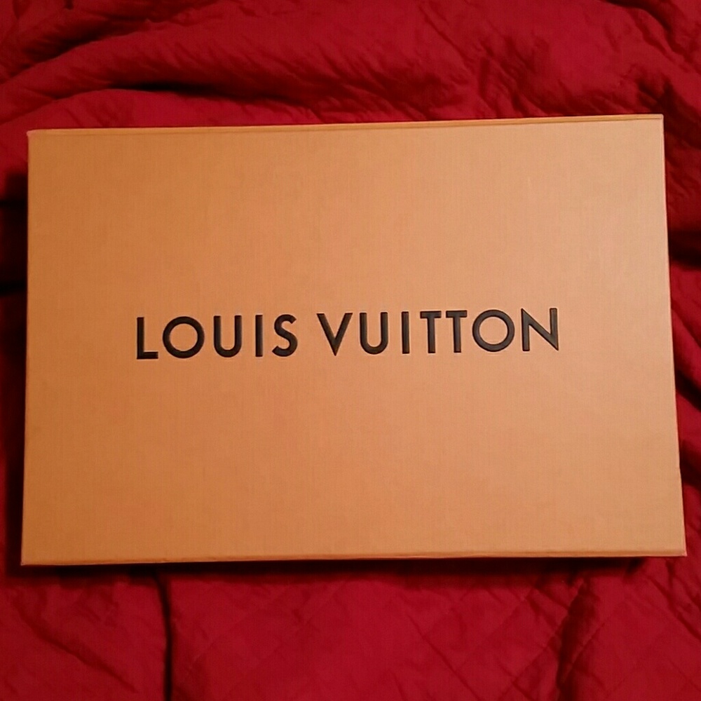 Louis Vuitton box with dust bag!