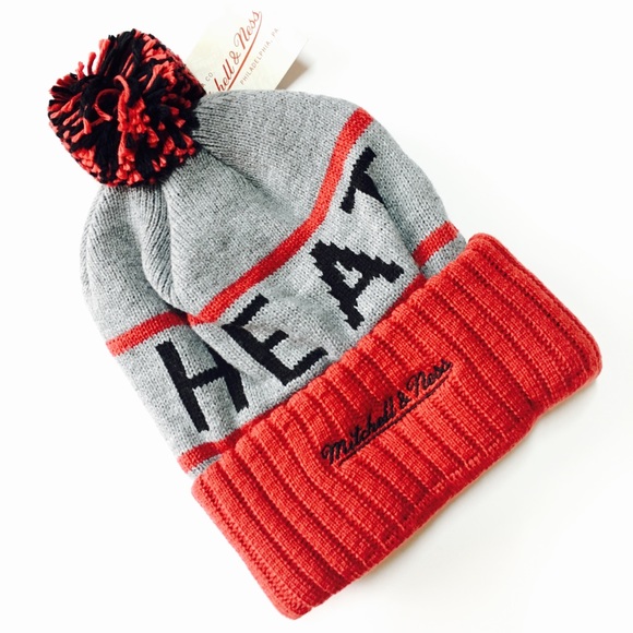 New Miami Heat NBA Pom Basketball Beanie Hat - Picture 3 of 3
