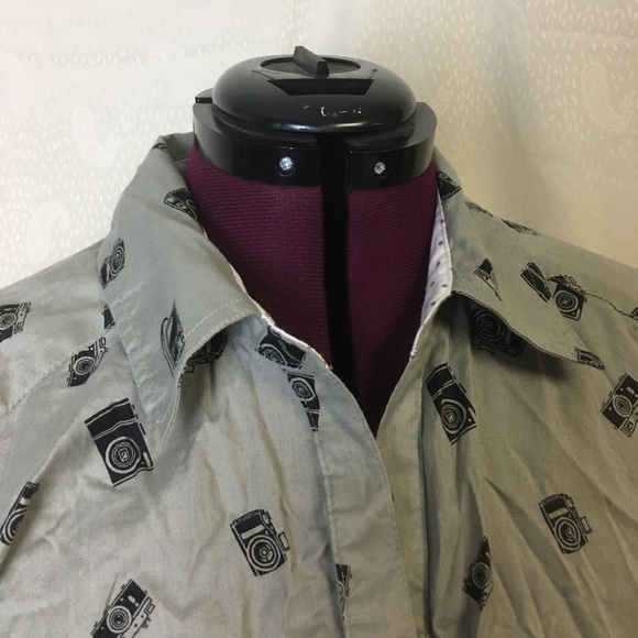 3x camera style & company tied cropped button up - Picture 2 of 6