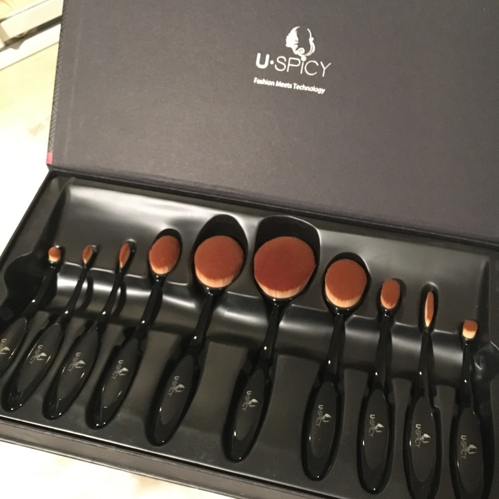 *SOLD* Professional Oval Makeup Brushes