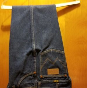 Women's straight leg Wrangler jeans