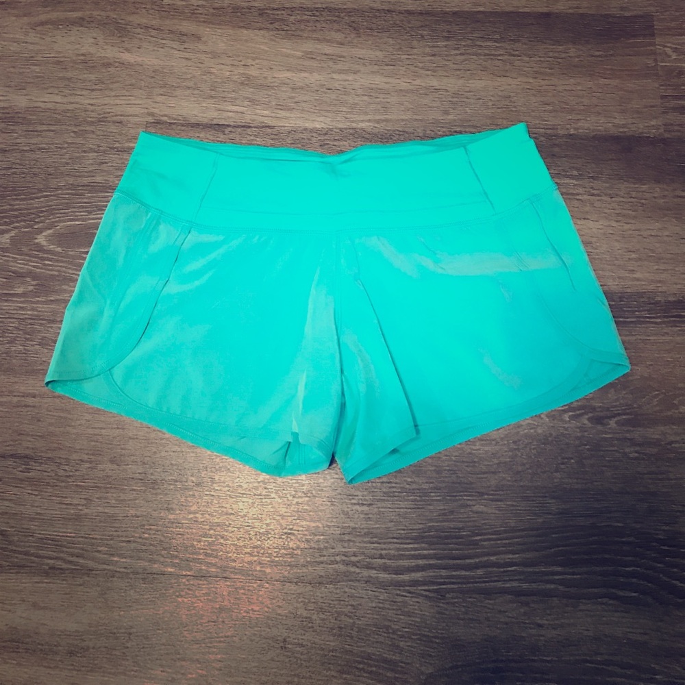 Lululemon Mint Green Run Times 4 way stretch 4”