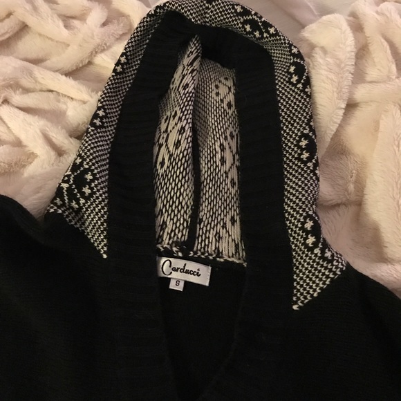 Hooded fringe poncho - Picture 7 of 8