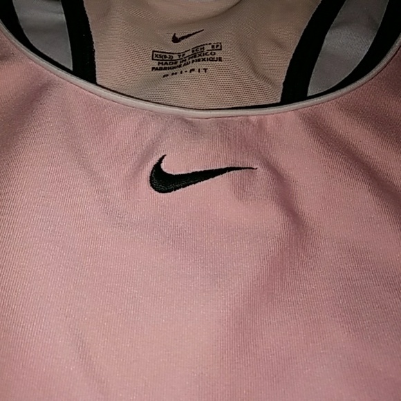 Nike sports top - Picture 3 of 5