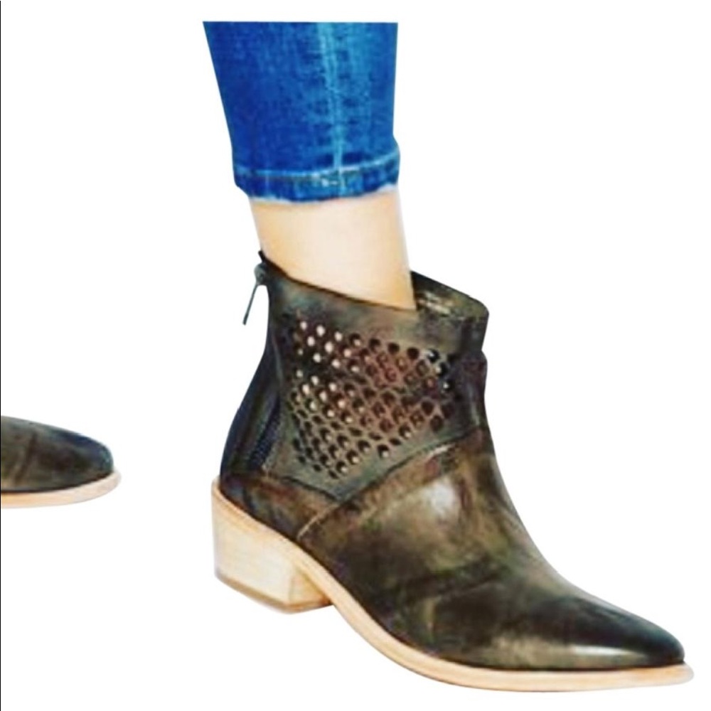 H by Hudson dark green rift perforated booties.