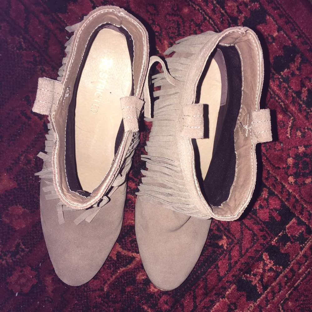 Fringe ankle boots - Picture 2 of 5