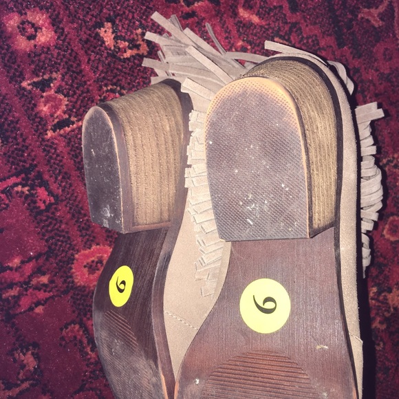 Fringe ankle boots - Picture 3 of 5