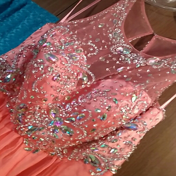 Dress - Picture 2 of 4