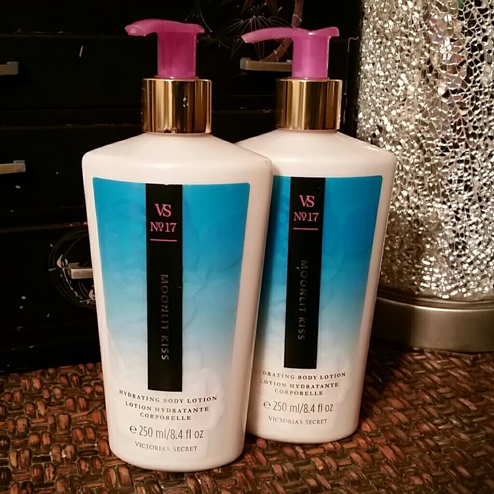 *Sold in a bunble* Victoria's Secret Body lotion
