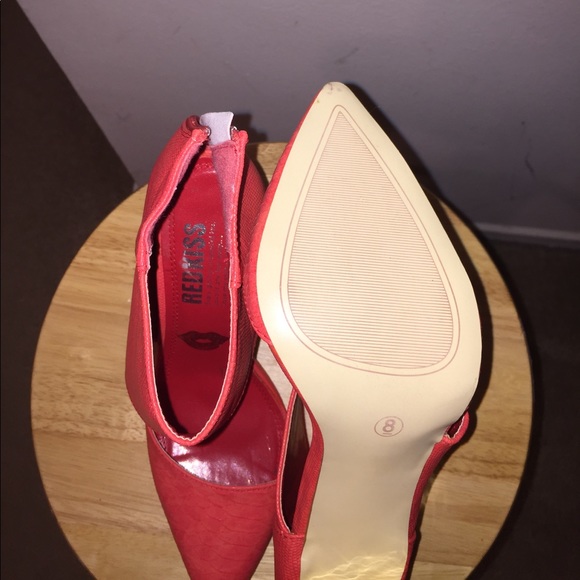 Cut-out Metallic Gold Block Heels - Picture 5 of 7