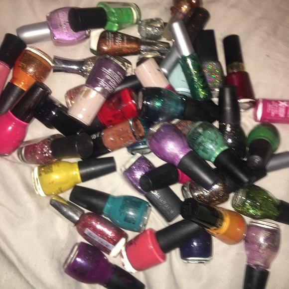 43 BUDLE OF NAIL POLISH - Picture 2 of 7