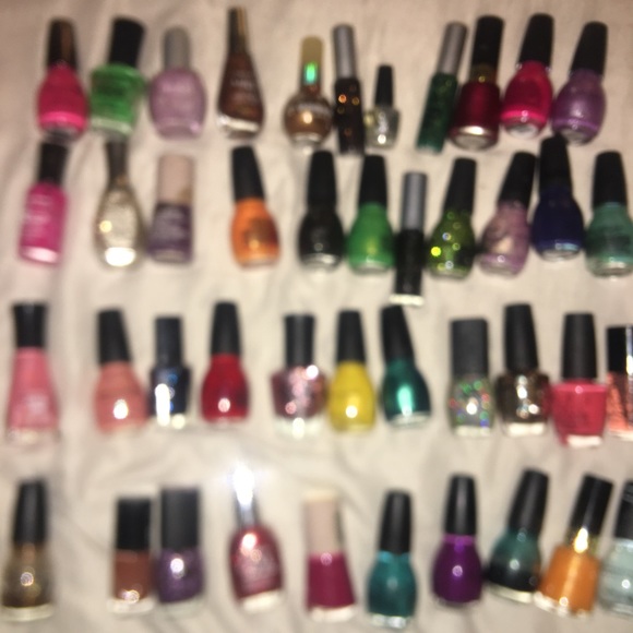 43 BUDLE OF NAIL POLISH - Picture 3 of 7