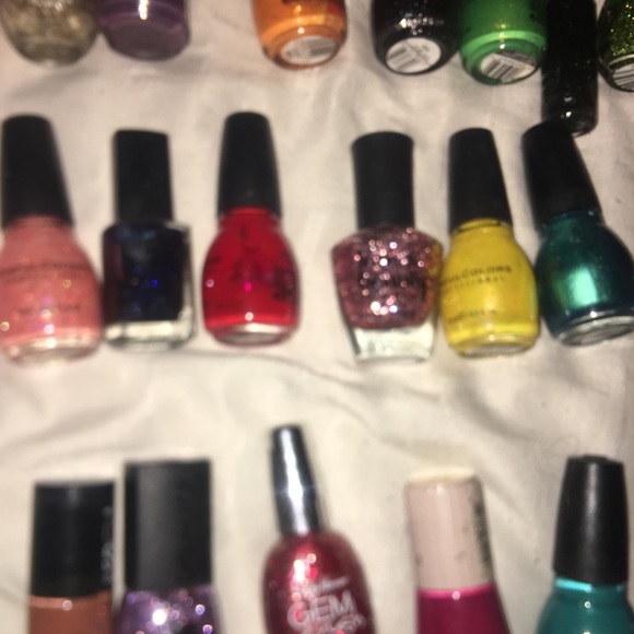 43 BUDLE OF NAIL POLISH - Picture 5 of 7