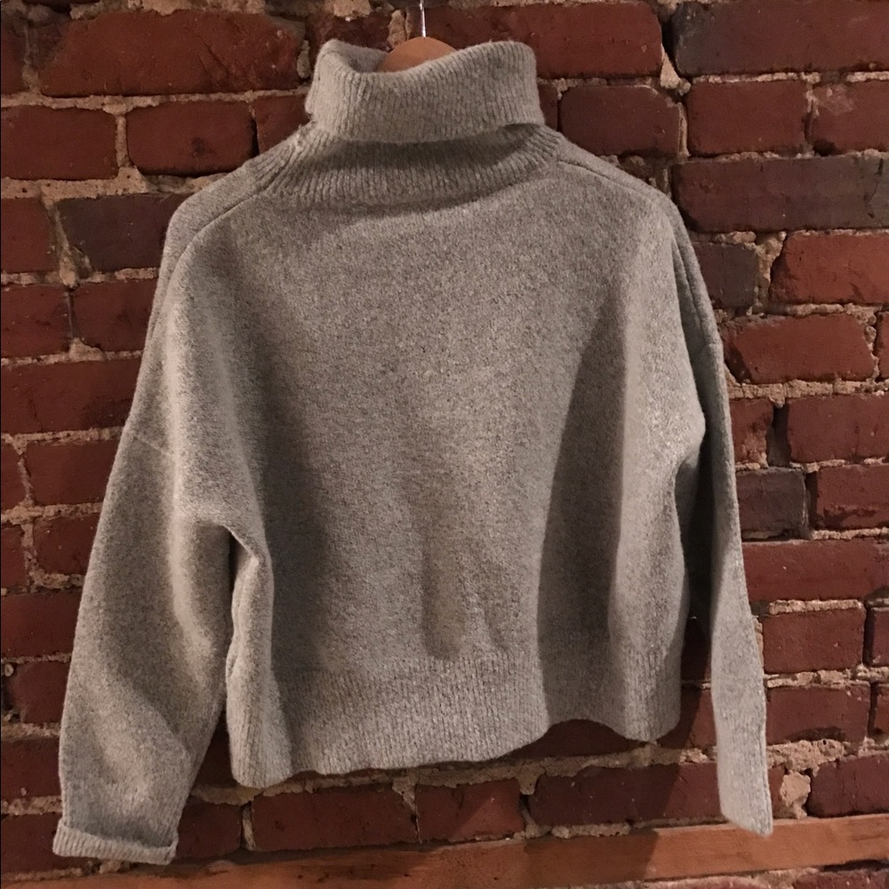 Genuine People Super Soft Cropped Turtleneck