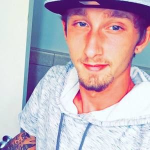 Meet your Posher, Dustin