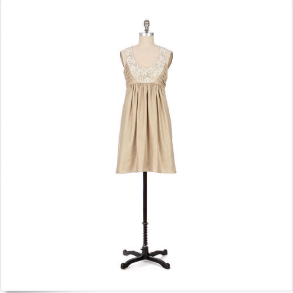 ANTHROPOLOGIE MOLLY NEW YORK Sweet Olive Dress 6 small crochet BOHO tan cream