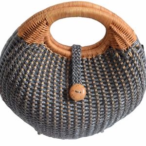 Straw Studios Straw Purse - Clamshell Shape