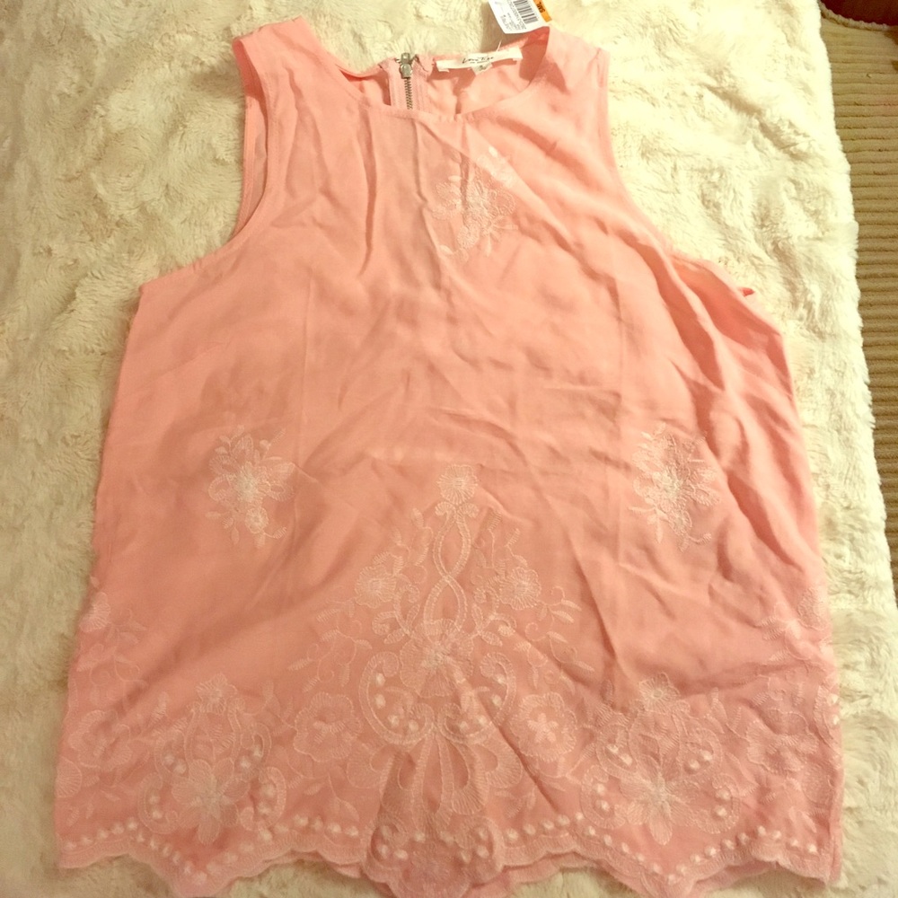 Pink sleeveless shirt - New with tags