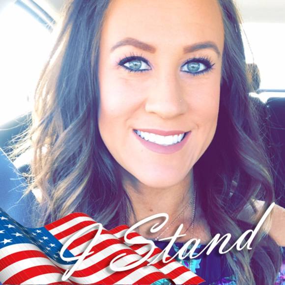 Meet your Posher, Alyssa - Picture 1 of 1