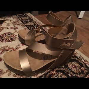 Wedges gold