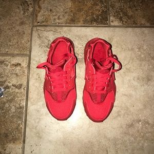 Red Grade School Size 4 Nike Huaraches