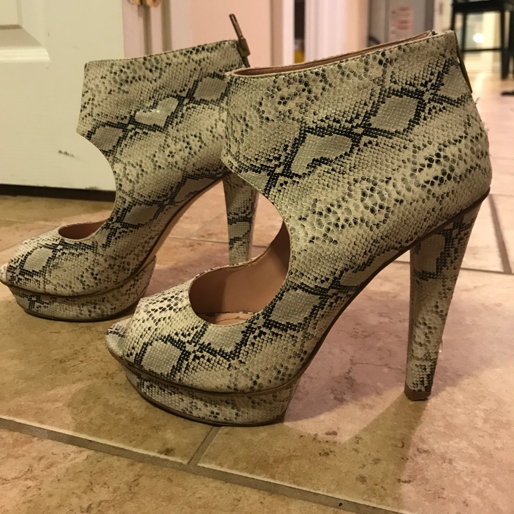 Size 37 H&M platform heels