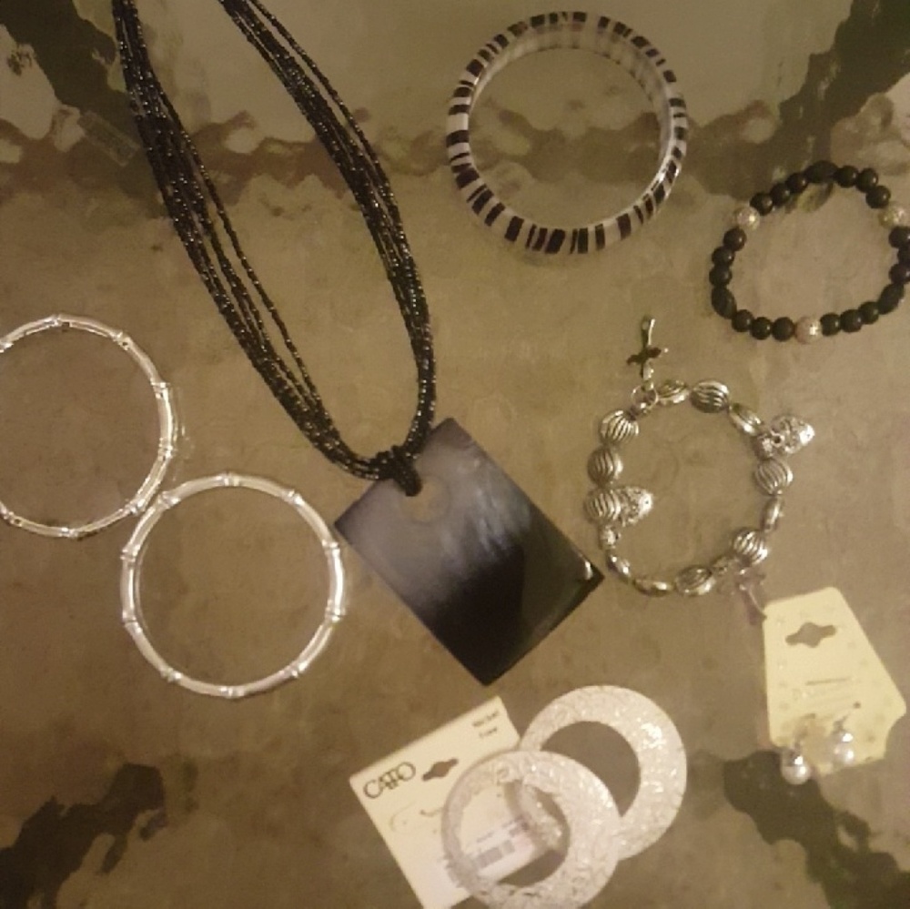 Cosmetic Jewelry Bundle 4
