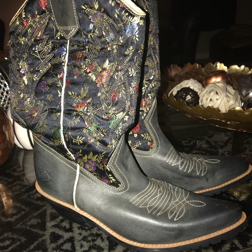 Floral leather cowboy boot