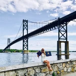 Meet your Posher, Alyson