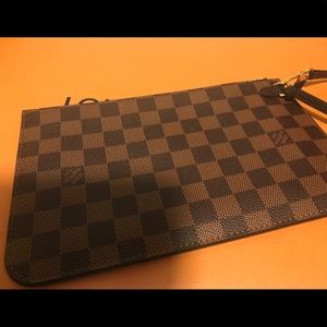 Louis Vuitton Neverfull Pochette