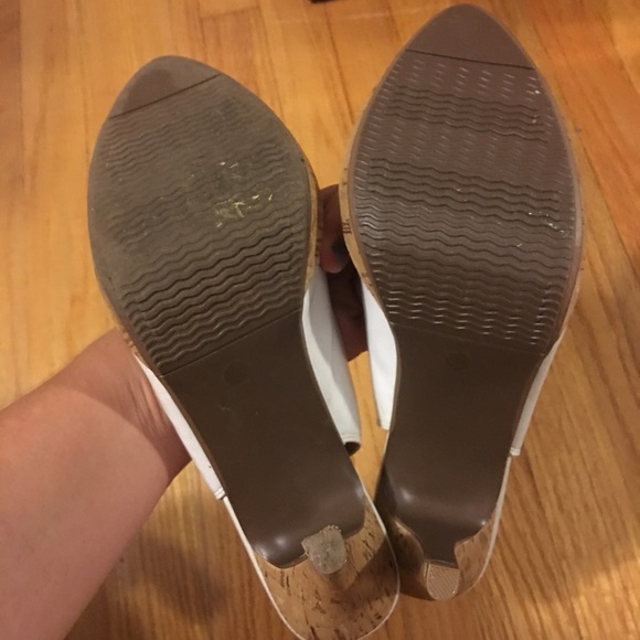 Women's white heels - Picture 2 of 2