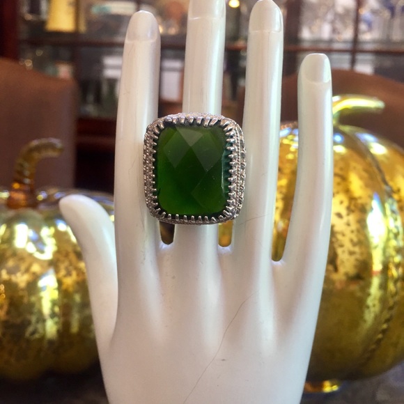 Jewelry - Green Gem and Silver Cocktail Ring