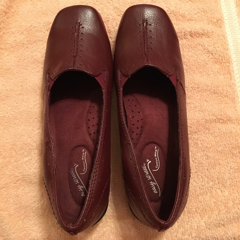 Shoes ( Easy Street Comfort Wave )