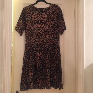 H&M Leopard print dress in Pink