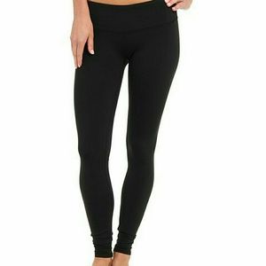 Black Alo Yoga Leggings! ♥