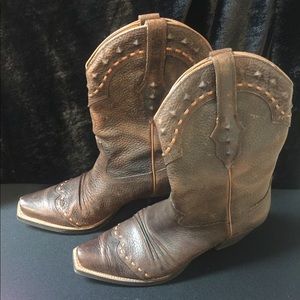 Ariat size 9 cowboy boots