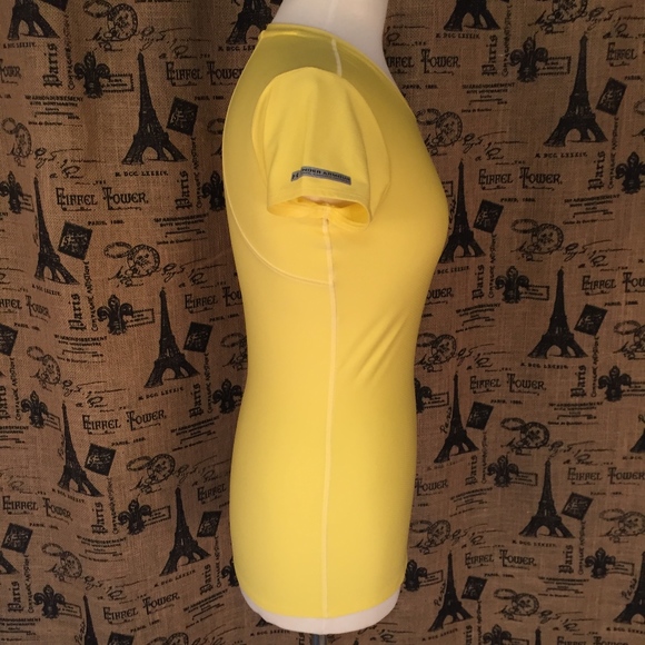4/$20 Under Armour Yellow Heat Gear Top Size S - Picture 3 of 7