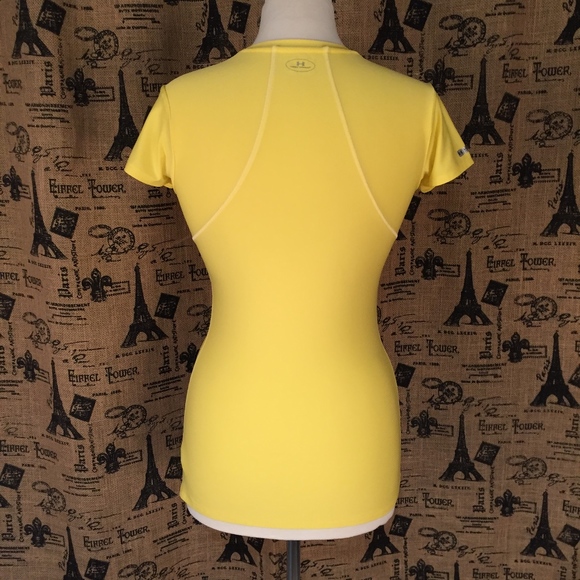 4/$20 Under Armour Yellow Heat Gear Top Size S - Picture 4 of 7