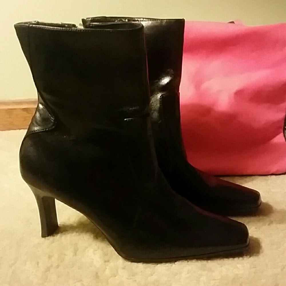 NWOT Black Booties