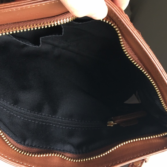 Vince Camuto Riqui Suede Fringe Crossbody NWT - Picture 5 of 6