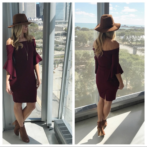 ✨NEW FLORAL PRINT✨Off shoulder bell sleeve dress - Picture 2 of 3