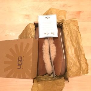 UGG women's Rylan slippers in US women size 8