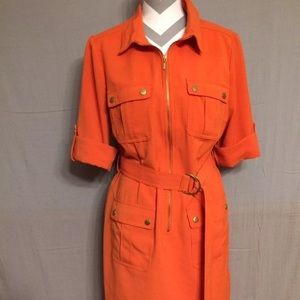 Sharagano Woman's Dress Size 12
Gold zipper