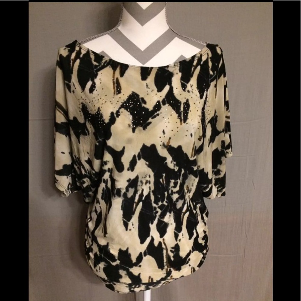 Eshe Bedazzled Shirt Size M Womans 
Polyesterlyrca